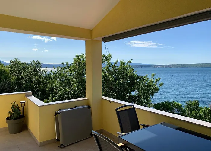 Beachfront Live