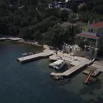 度假居 Beachfront Live