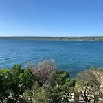 Beachfront Live