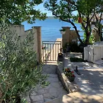 Beachfront Live *