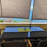 度假居 Beachfront Live *