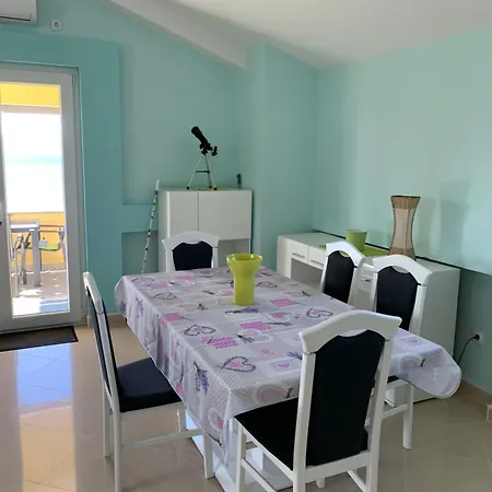 Beachfront Live *